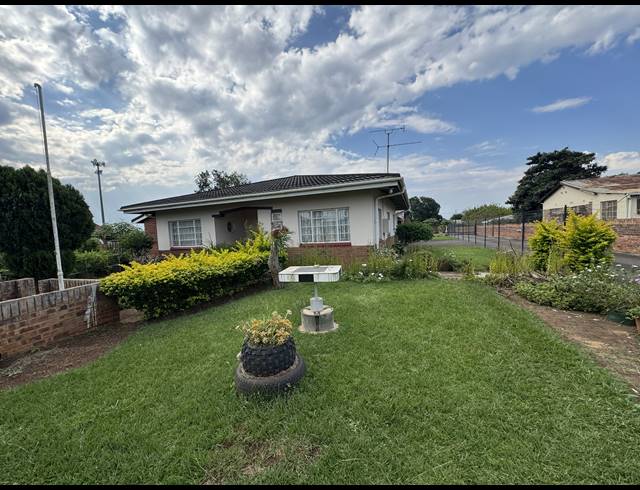 5 BEDROOM FREEHOLD FOR SALE IN HOWICK WEST
